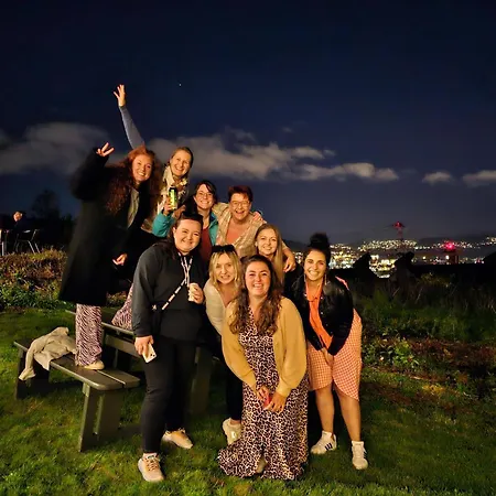 شباب بيرغن مونتانا بيت شباب