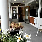 Montana Hostel *