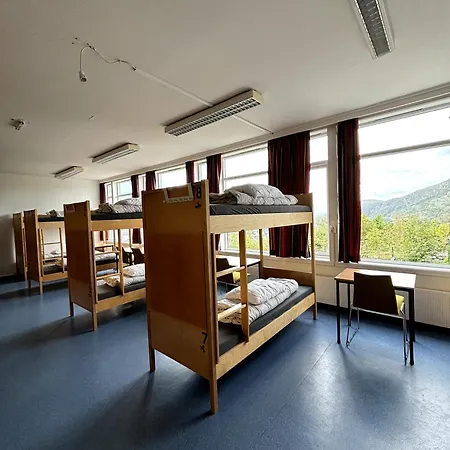 Vandrerhjem Montana *