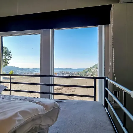 Auberge de jeunesse Montana *